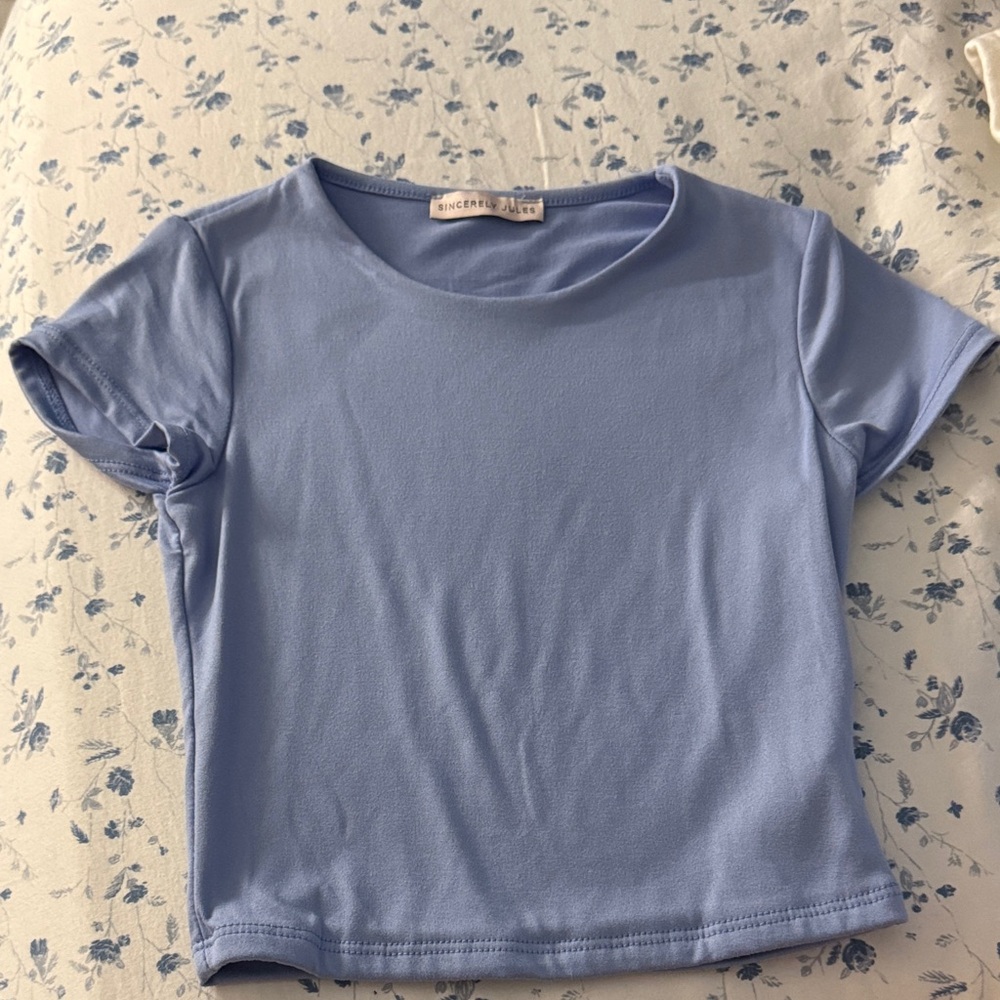 Casual Blue Cropped Tee